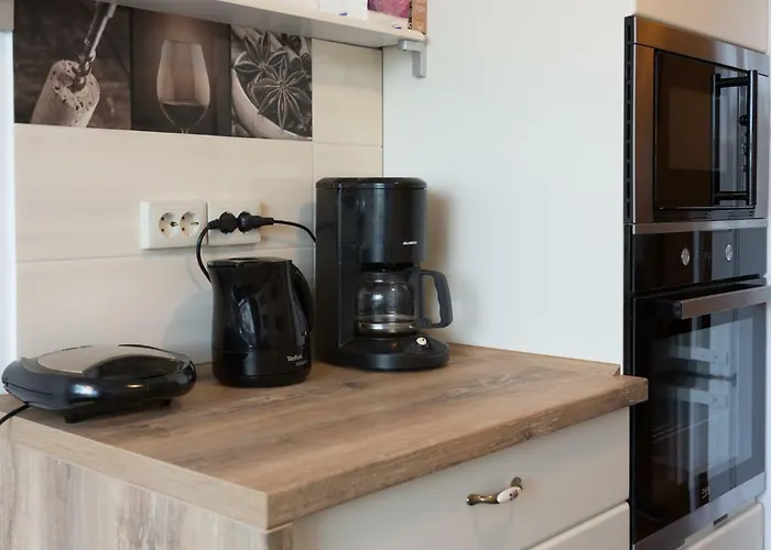Central Luxury Flat With Terrace - Adela Accommodation - Ideal For Long Stays